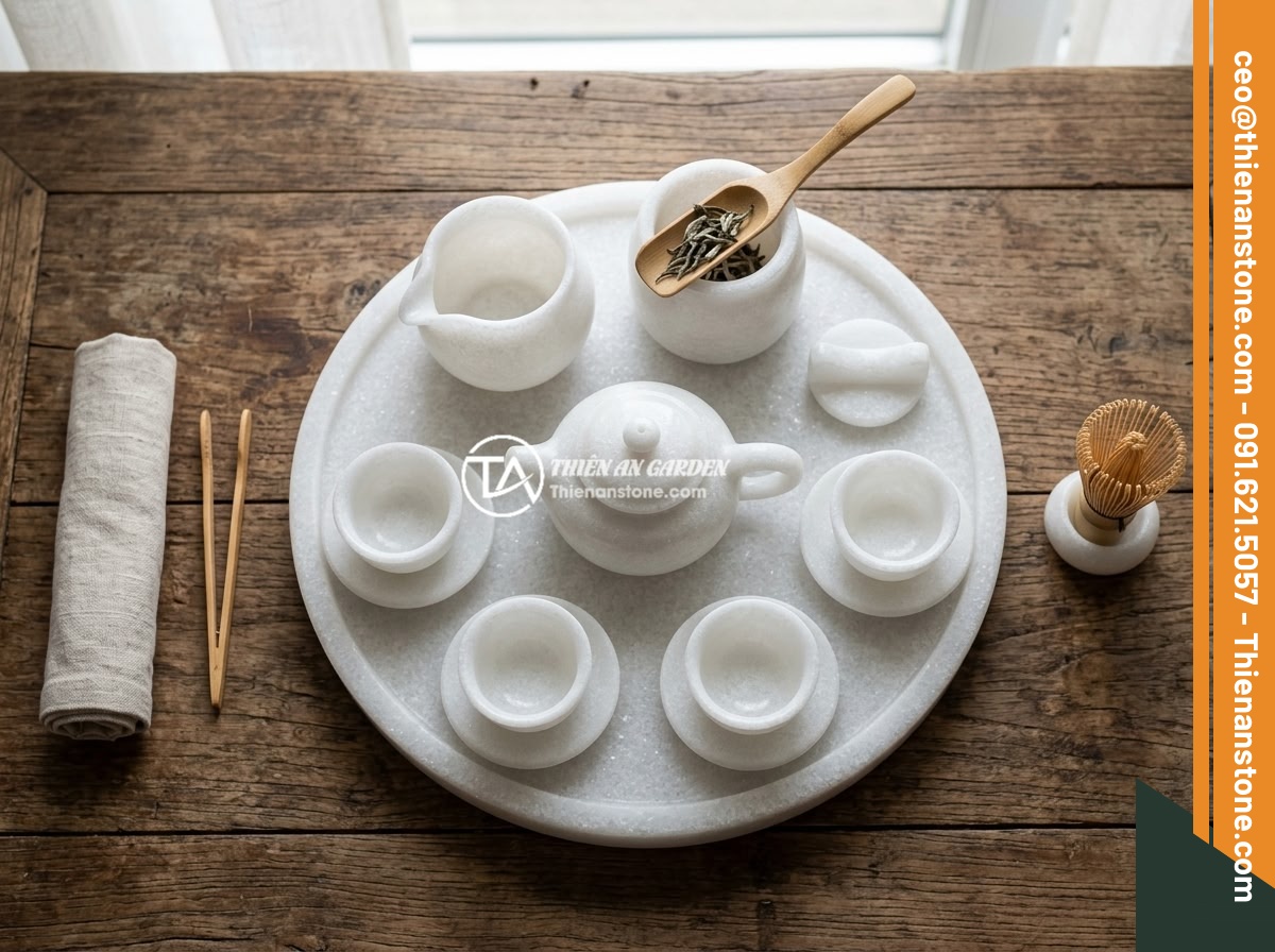 Checklist đầy đủ: 10 tiêu chí chọn mua bộ ấm chén đá phong thủy chất lượng - A complete matching natural stone tea set arrangement showing harmonious design 