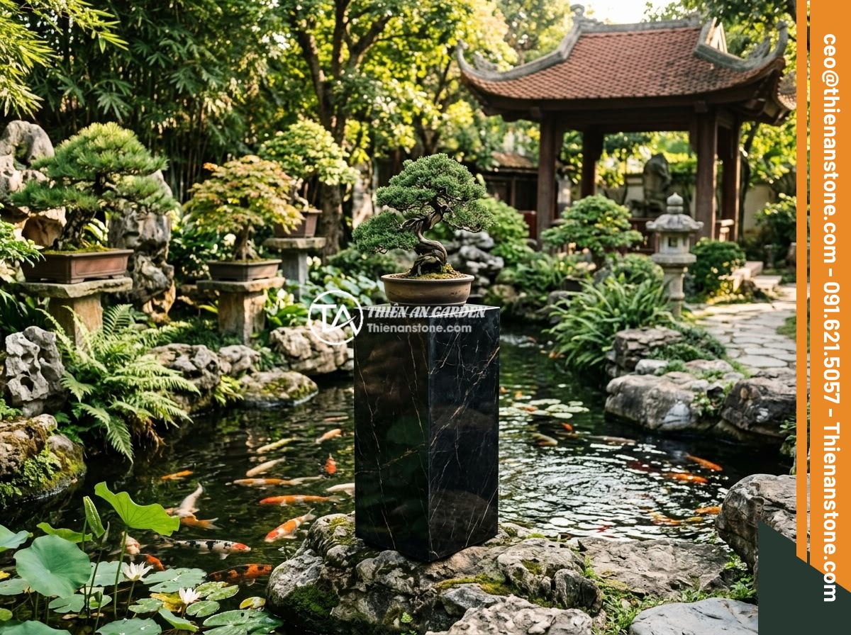 Mua đôn đá tự nhiên ở đâu uy tín tại miền Bắc? Gợi ý địa chỉ chất lượng cao - A beautifully crafted natural stone pedestal placed in a traditional Vietnamese 