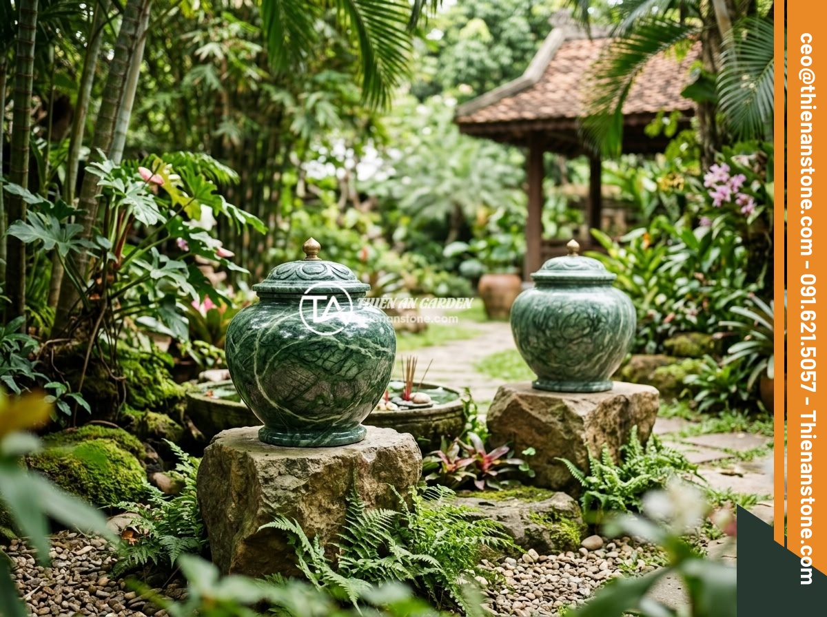 Nguyên nhân chum đá phong thủy bị nứt rạn và cách xử lý chuyên nghiệp - Well-maintained natural stone feng shui jars displayed in a beautifully landscap