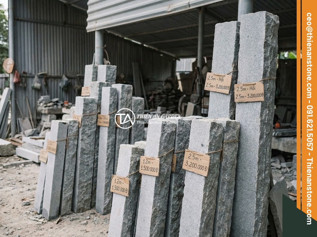 Báo Giá Trụ Đá Hàng Rào Theo Kích Thước Và Chất Liệu Tự Nhiên - Rows of chiseled natural stone fence posts in various heights from 1 meter to 2.