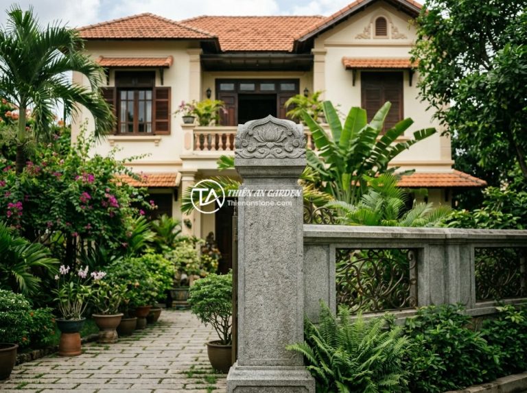 Giá Trụ Đá Hàng Rào 2m Đẹp Giá Rẻ – Bảng Báo Giá Cập Nhật - A beautiful 2-meter natural stone fence post with carved decorative top cap, ins
