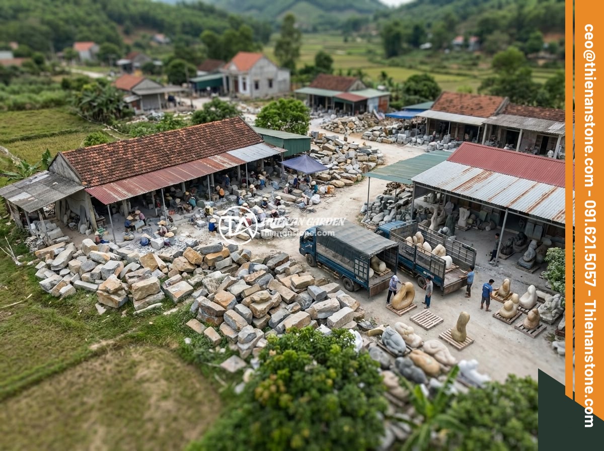 Mua Sập Đá Ở Đâu Uy Tín? 6 Tiêu Chí Chọn Nhà Cung Cấp Đá Tự Nhiên Cao Cấp - Hình 8 Mua Sập Đá Ở Đâu Uy Tín? 6 Tiêu Chí Chọn Nhà Cung Cấp Đá Tự Nhiên Cao Cấp - Aerial view of a famous Vietnamese stone carving village with multiple workshops
