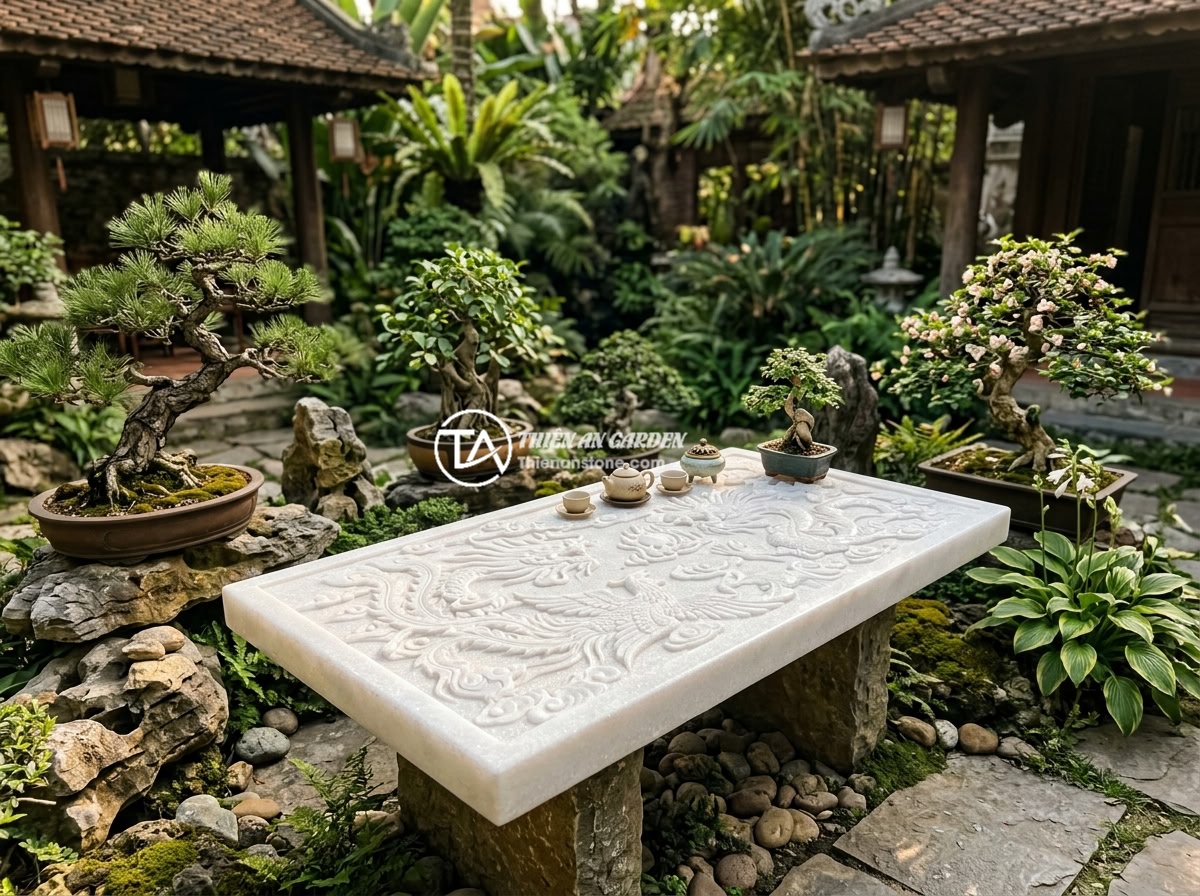 Sập Đá Đa Năng 2 Trong 1: Vừa Bàn Ngồi Vừa Trang Trí Tiểu Cảnh Thông Minh - A luxurious multi-functional stone slab table set in a Vietnamese garden, featur