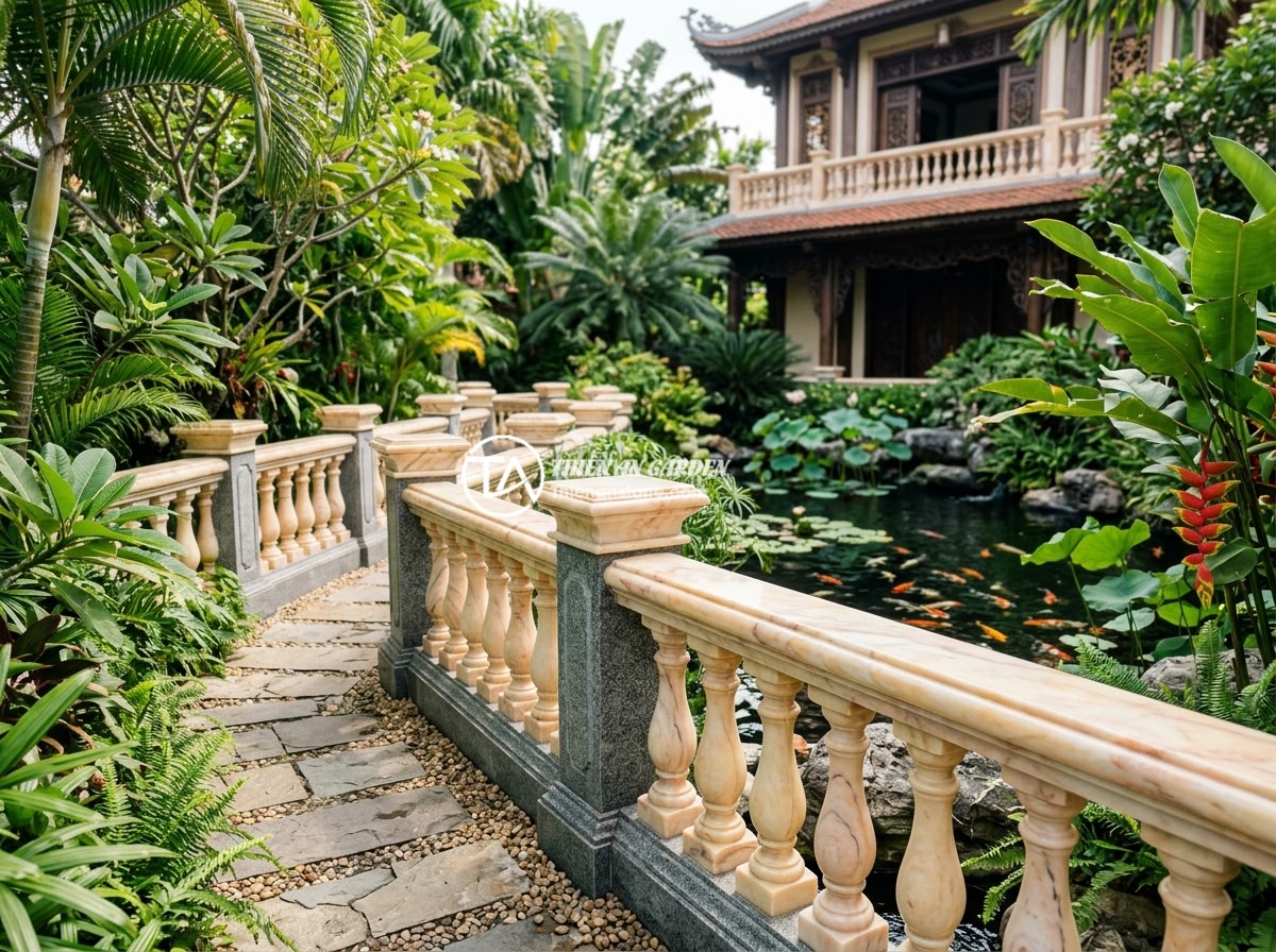 So Sánh Lục Bình Đá Cẩm Thạch Và Hoa Cương: Loại Nào Phù Hợp Lan Can Sân Vườn Hơn? - Luxury Vietnamese villa garden with combined marble and granite balustrade syste