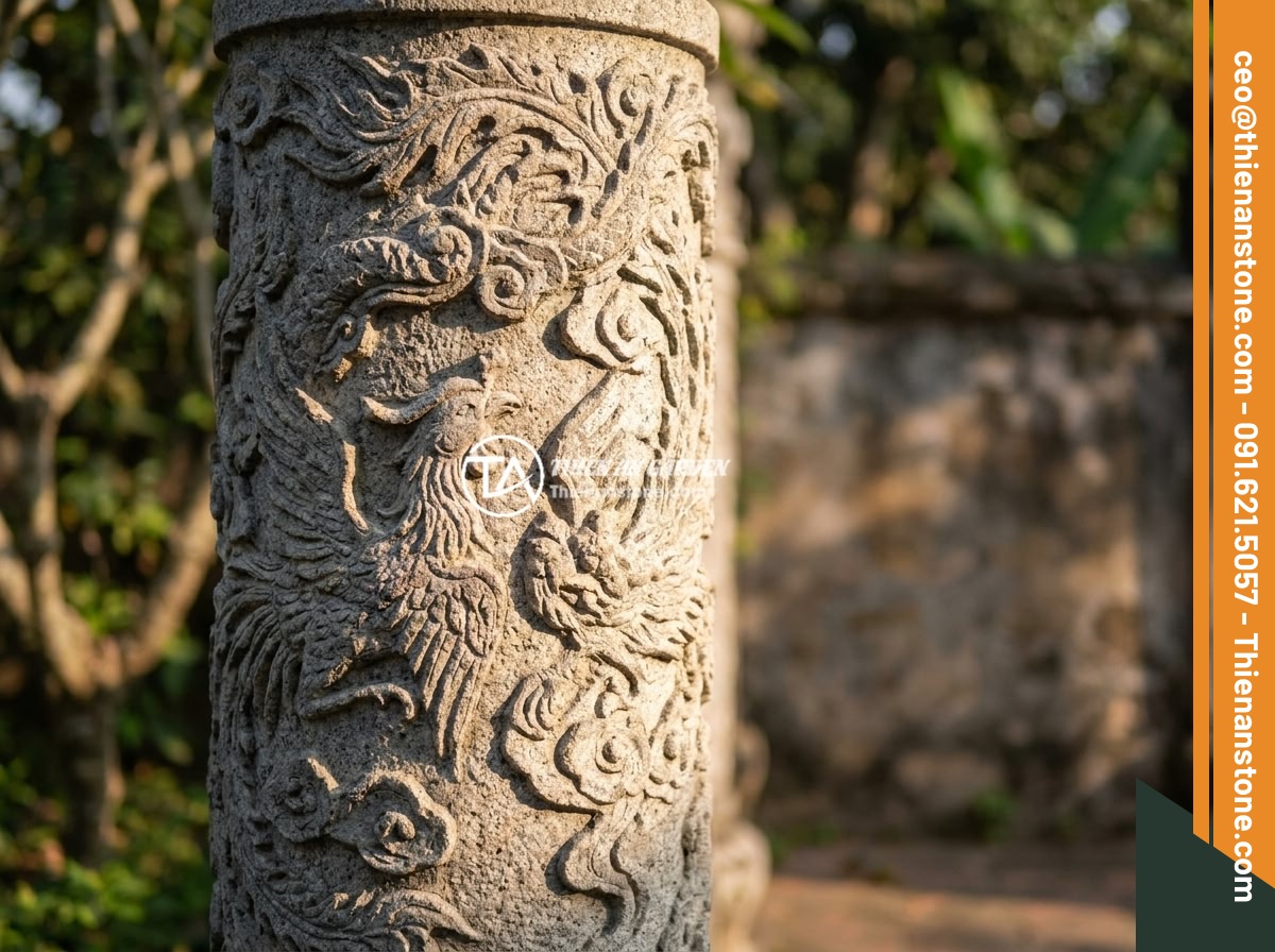 Trụ Đá Hàng Rào Phong Thủy: Cách Chọn Để Mang Lại May Mắn Tài Lộc - Intricately carved natural stone fence pillar with dragon and phoenix motifs, Vi