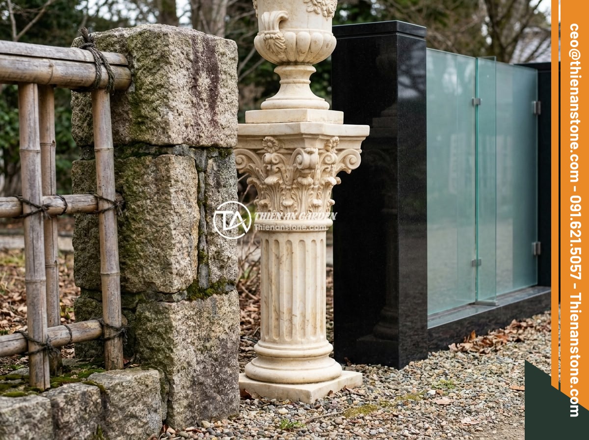 Trụ Đá Hàng Rào Trong Thiết Kế Sân Vườn Đá Cảnh: Ứng Dụng Thực Tế - Three different garden fence pillar styles side by side: Japanese Zen style with