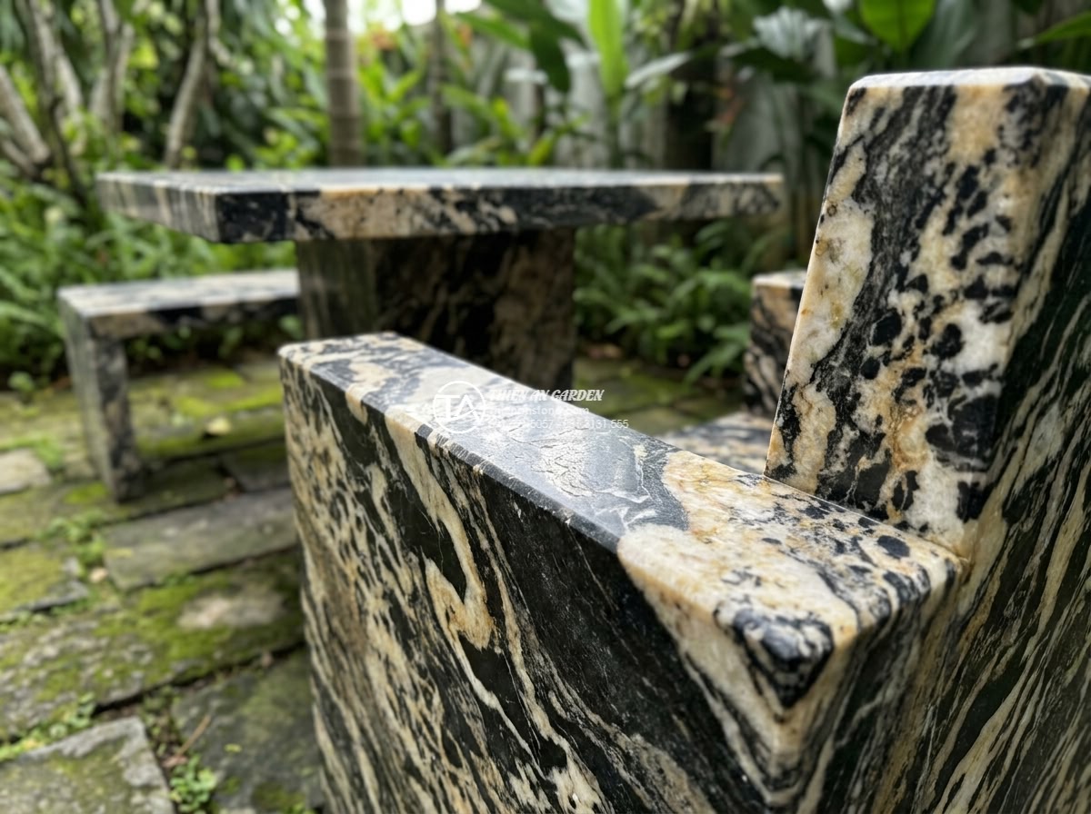 Bàn ghế đá Da Báo
