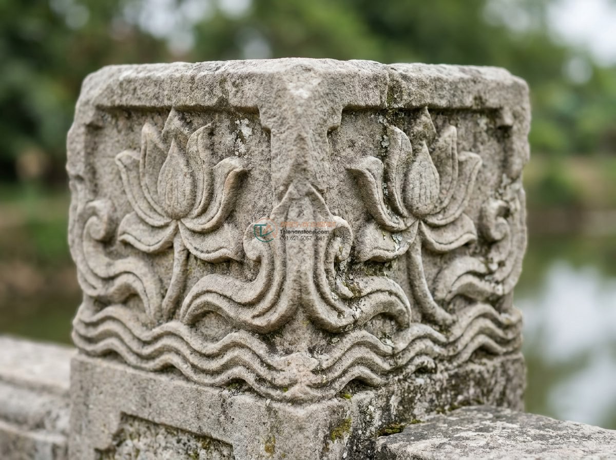 Cầu cổ đá sa thạch vàng chạm khắc hoa văn Zen: 170 x 70 x 15 cm. - Hình 4 Cầu cổ đá sa thạch vàng chạm khắc hoa văn Zen: 170 x 70 x 15 cm. - Artistic close-up of hand-carved Zen symbolic patterns including blooming lotus