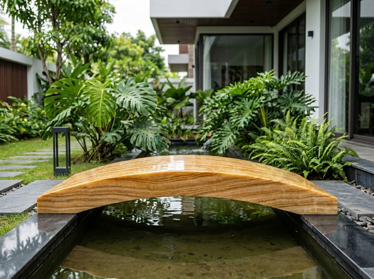 Cầu đá vàng vân gỗ giả cổ cho nhà vườn: 150 x 60 x 14 cm. - Hình 6 Cầu đá vàng vân gỗ giả cổ cho nhà vườn: 150 x 60 x 14 cm. - Technical yet artistic side view of the 150x60x14cm yellow stone bridge with woo