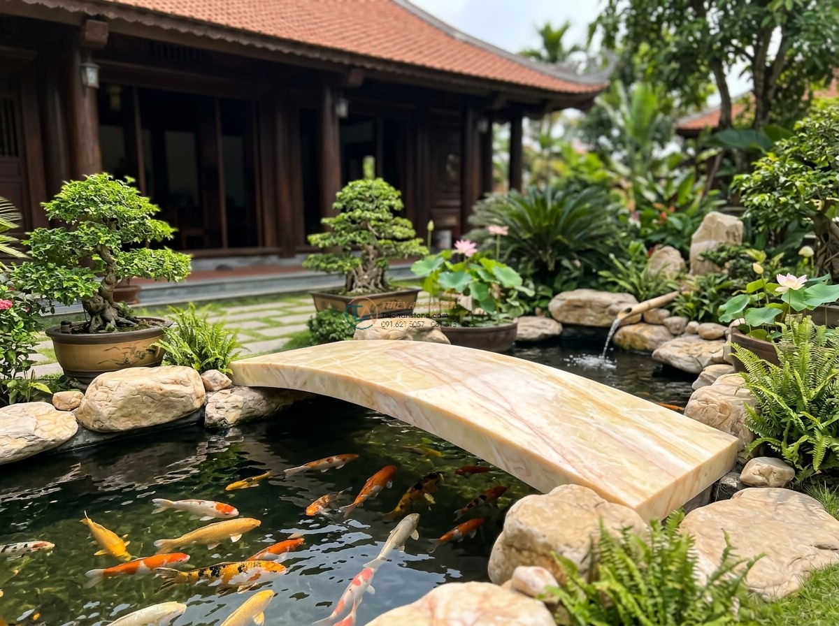 Cầu dạo bước đá vàng cà rốt mặt khò lửa: 120 x 50 x 12 cm. - Hình 6 Cầu dạo bước đá vàng cà rốt mặt khò lửa: 120 x 50 x 12 cm. - Serene image of a traditional Vietnamese luxury villa garden with the golden car