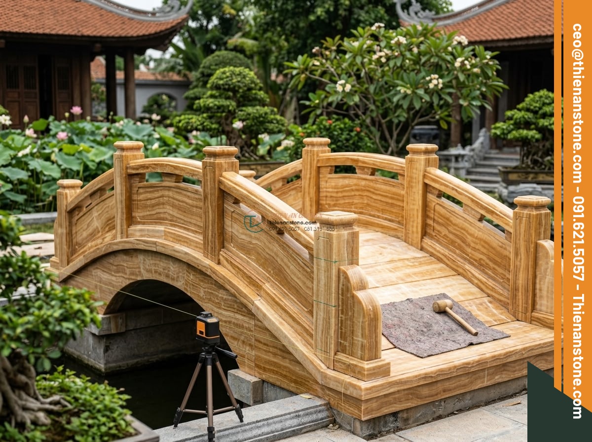 Cầu phiến thẳng đá vàng vân gỗ vân dọc tinh tế: 190 x 75 x 18 cm.