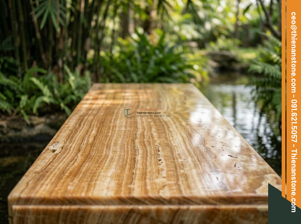 Cầu phiến thẳng đá vàng vân gỗ vân dọc tinh tế: 190 x 75 x 18 cm.