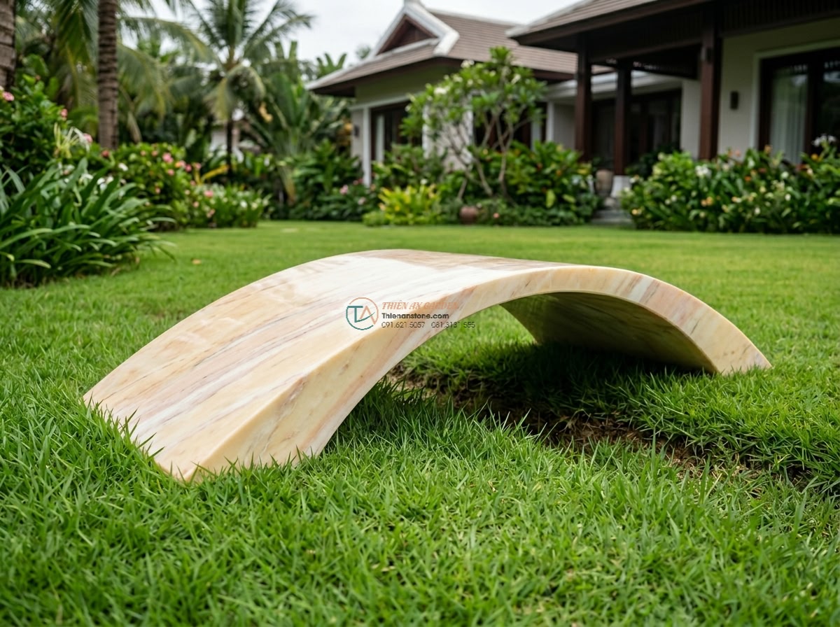 Cầu vòm đá vàng cà rốt nổi bật giữa thảm cỏ: 160 x 60 x 15 cm. - Hình 5 Cầu vòm đá vàng cà rốt nổi bật giữa thảm cỏ: 160 x 60 x 15 cm. - Technical and lifestyle view showing the exact dimensions 160cm x 60cm x 15cm of