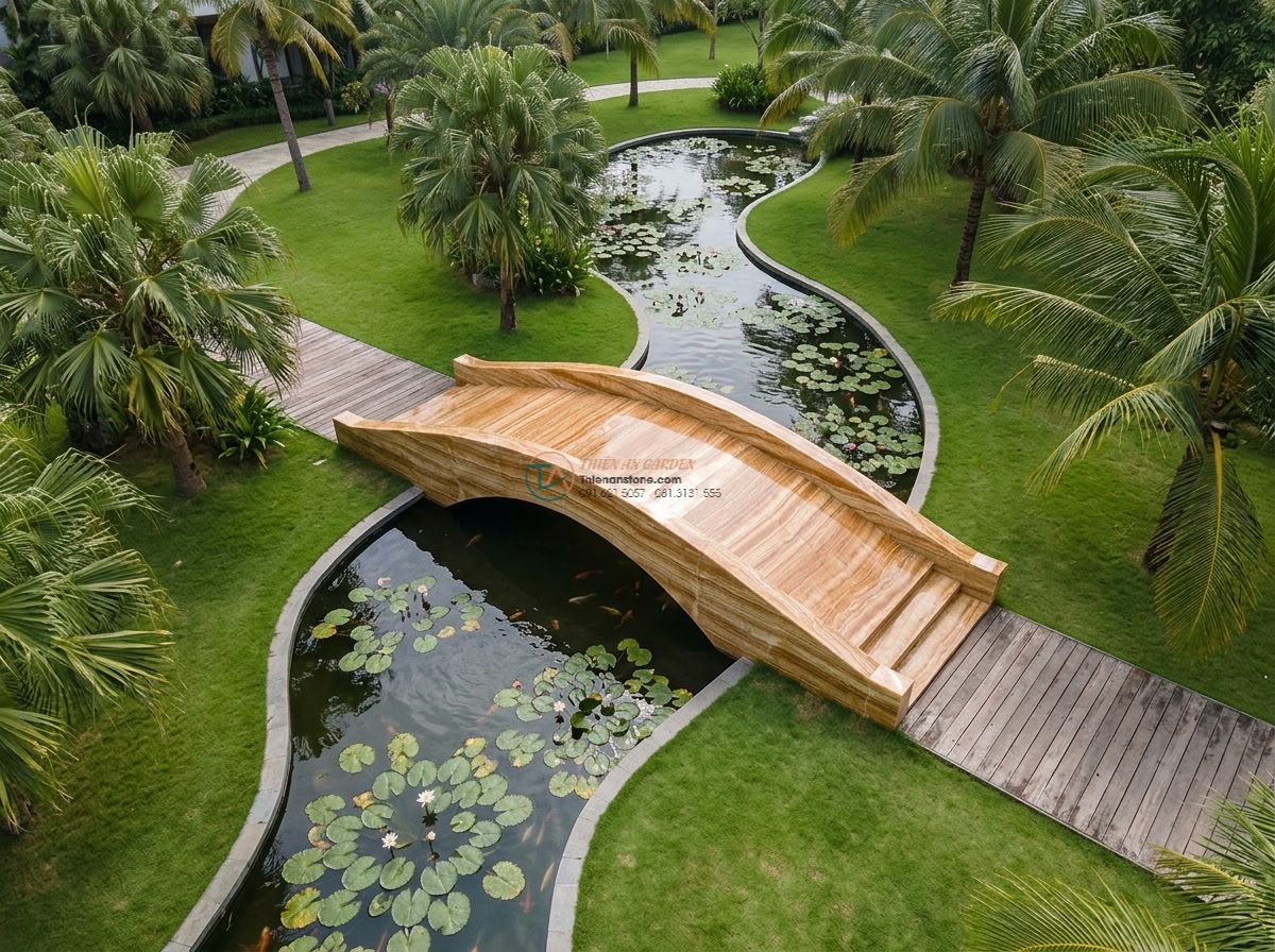 Cầu vòm đá vàng vân gỗ phong cách mộc gia: 170 x 65 x 15 cm.