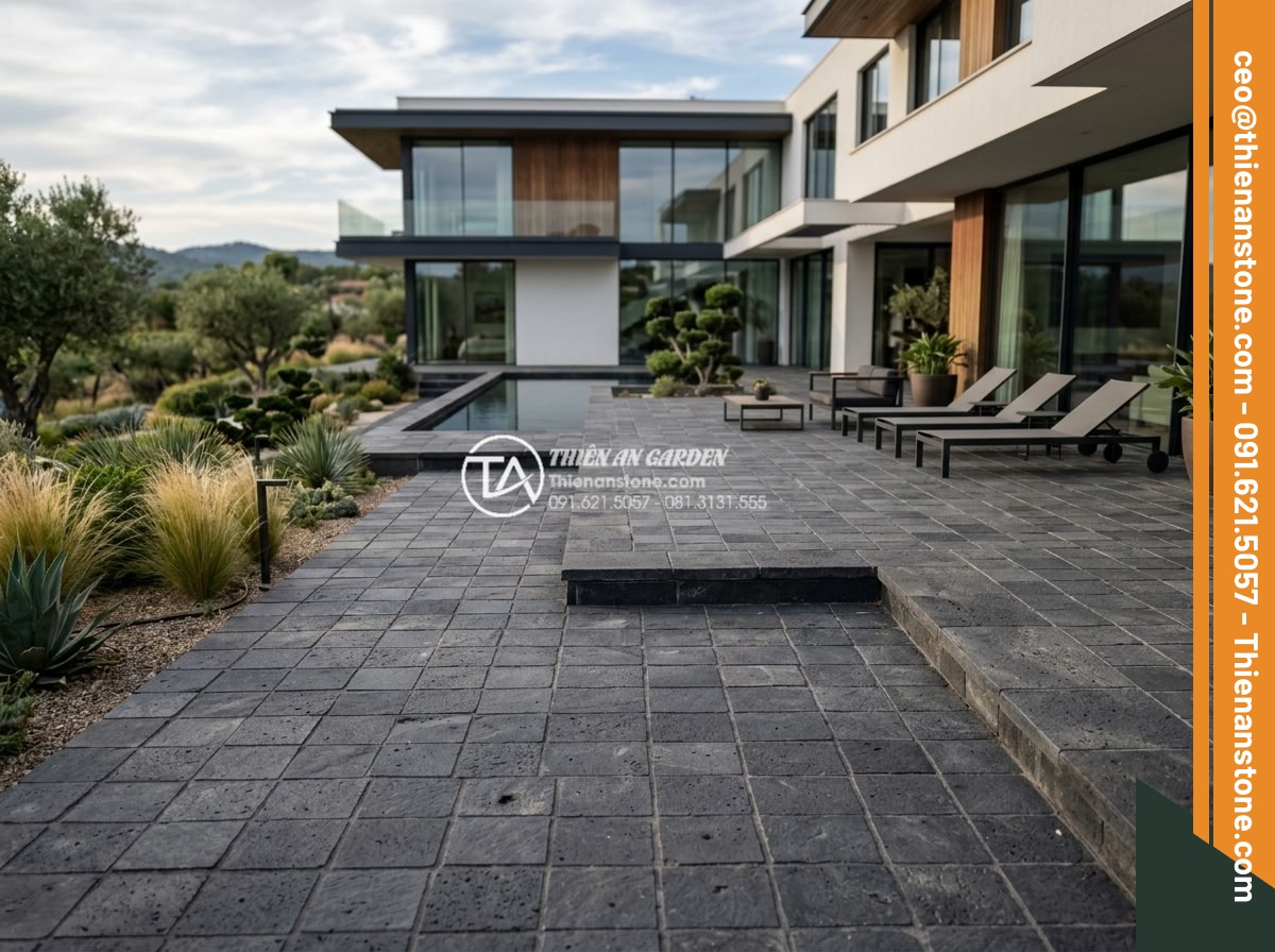 Đá Cubic Bazan Khò Mặt – Chất liệu: Đá bazan tự nhiên – Kích thước: 10x10x8cm (dày 8cm, khò lửa chống trơn)