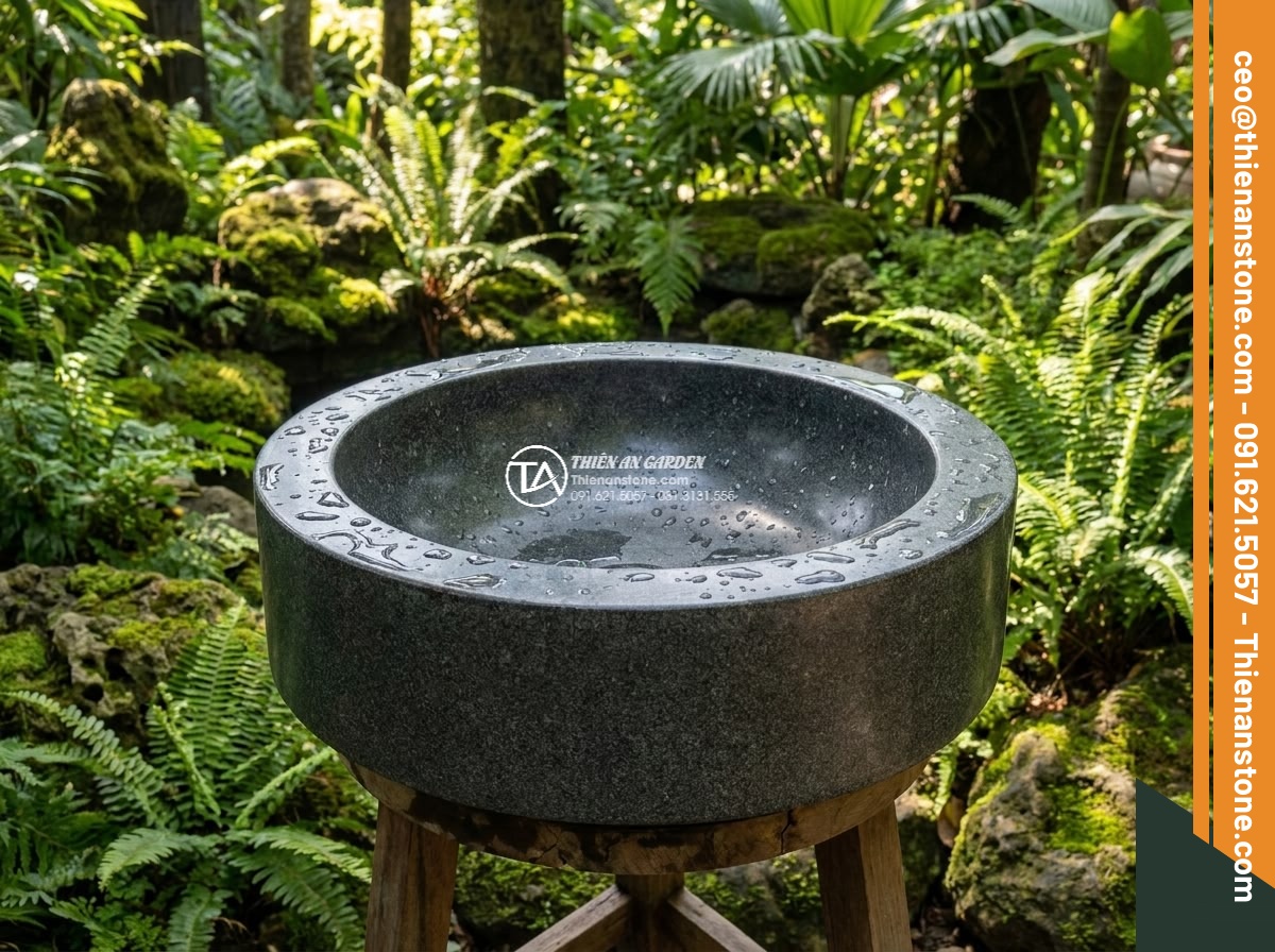 Lavabo đá granite tròn 42cm - Hình 20 Lavabo đá granite tròn 42cm - Beautifully maintained 42cm granite lavabo in a pristine garden after several ye