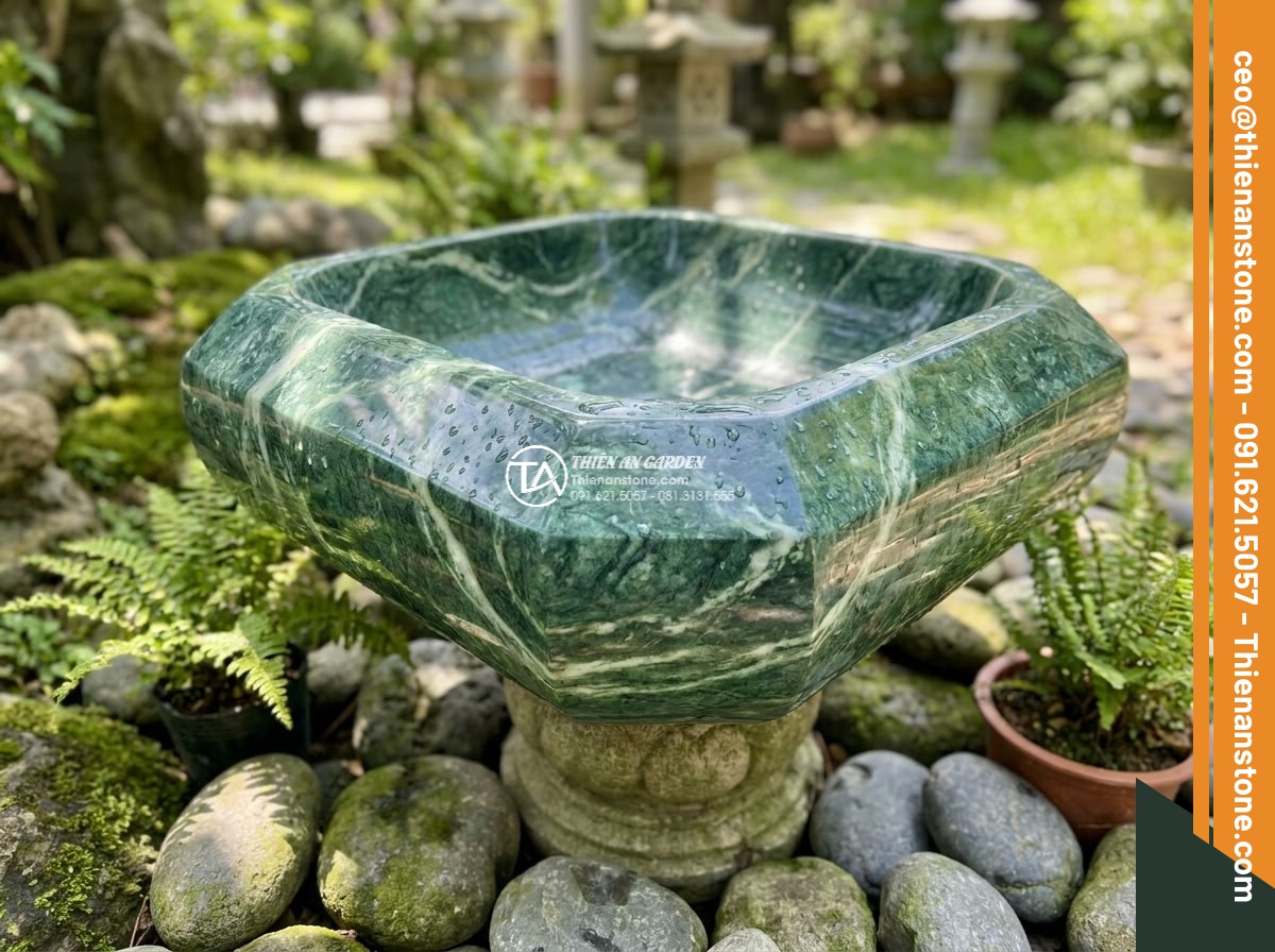 Lavabo đá xanh Ấn độ đa giác - Hình 4 Lavabo đá xanh Ấn độ đa giác - Macro shot highlighting the unique natural patterns and polished multi-sided sur