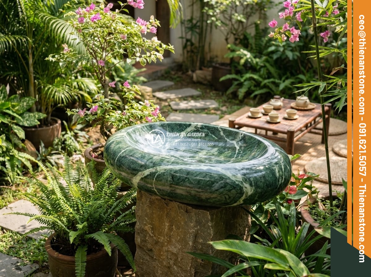 Lavabo đá xanh Ấn độ Oval dài 48cm - Hình 22 Lavabo đá xanh Ấn độ Oval dài 48cm - Happy family enjoying garden with the oval stone lavabo centerpiece