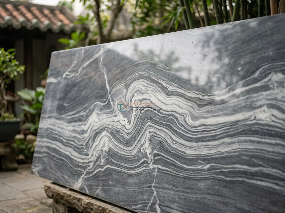 Phiến đá cầu vân mây mài bán bóng cực sang: 160 x 65 x 15 cm. - Hình 6 Phiến đá cầu vân mây mài bán bóng cực sang: 160 x 65 x 15 cm. - Artistic macro view of flowing cloud vein patterns on the 160x65x15cm marble sla
