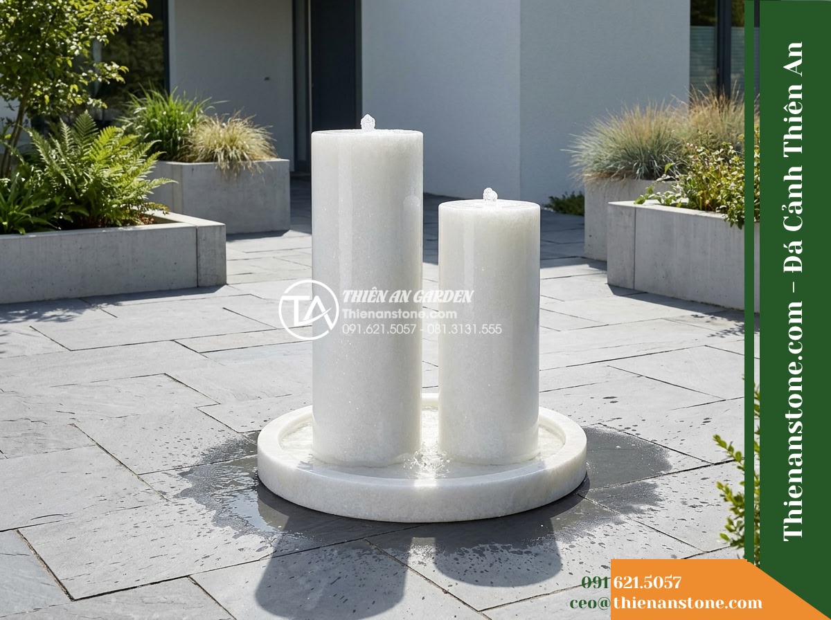 Bộ 2 Trụ Phun Tròn Đôi Mài Nhẵn, D30cm Cao 70-90cm - Hình 12 Bộ 2 Trụ Phun Tròn Đôi Mài Nhẵn, D30cm Cao 70-90cm - Wide view of a garden terrace showing adequate open circulation space around the