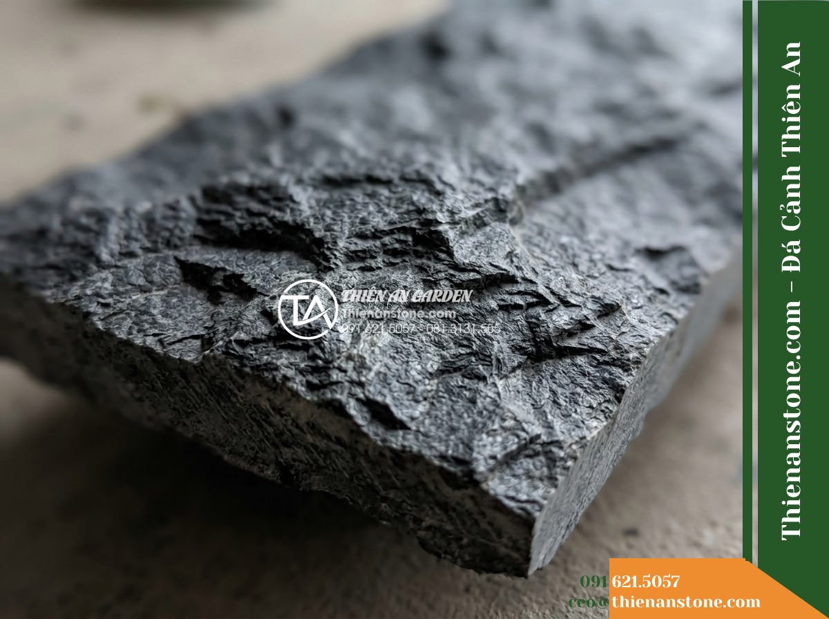 Đá ghép đen chẻ tay Quảng Ngãi | Bazan đen Quảng Ngãi | 10×40 cm