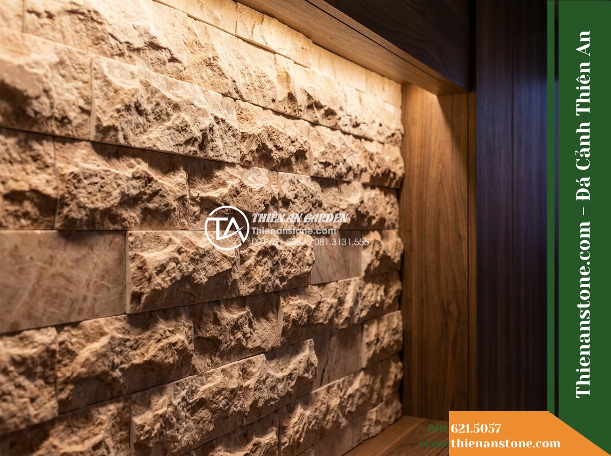 Đá ghép kem hồng Quỳ Hợp | Marble kem hồng Quỳ Hợp | 10x50 cm - Hình 14 Đá ghép kem hồng Quỳ Hợp | Marble kem hồng Quỳ Hợp | 10x50 cm - Warm grazing artificial downlight cast downward across the split-face stone wall