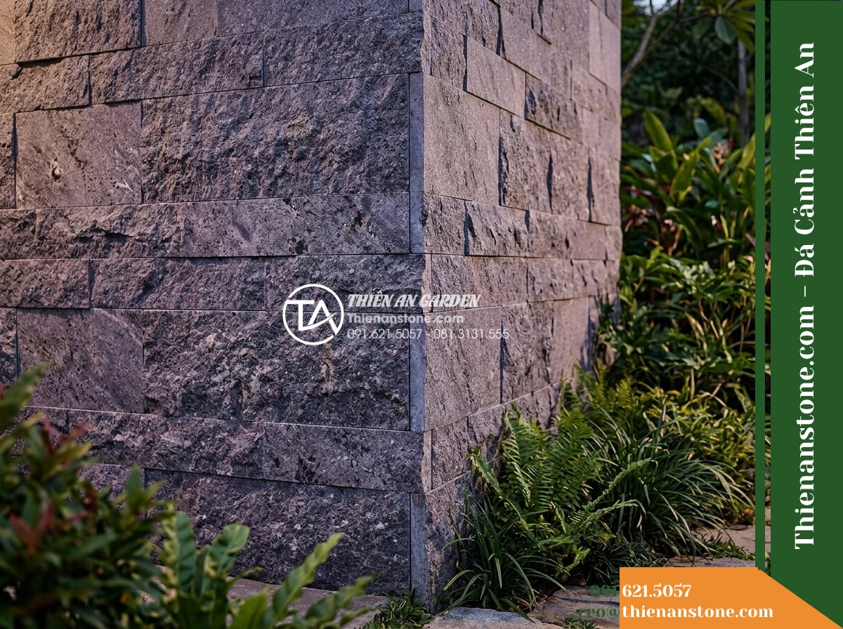 Đá ghép tím Khánh Hòa | Granite tím Khánh Hòa | 10x50 cm - Hình 20 Đá ghép tím Khánh Hòa | Granite tím Khánh Hòa | 10x50 cm - Refined dusk architectural shot focusing on the textured corner junction of the
