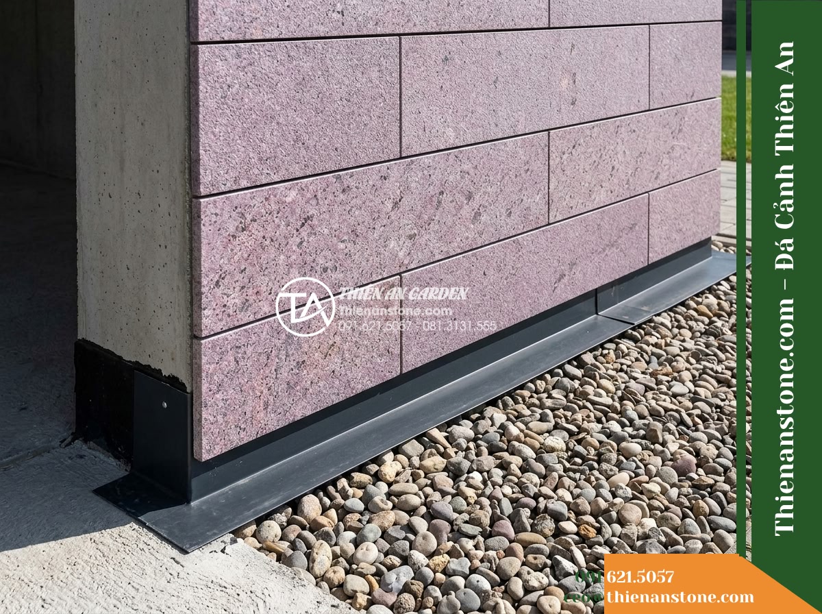 Đá ghép tím Khánh Hòa | Granite tím Khánh Hòa | 10x50 cm - Hình 9 Đá ghép tím Khánh Hòa | Granite tím Khánh Hòa | 10x50 cm - Technical architectural photograph of the base of an exterior transition wall sh