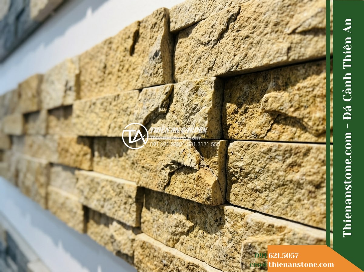 Đá ghép vàng Bình Định | Granite / Marble vàng Bình Định | 10x50 cm - Hình 4 Đá ghép vàng Bình Định | Granite / Marble vàng Bình Định | 10x50 cm - High-detail close-up shot capturing the interlocking transition between individu