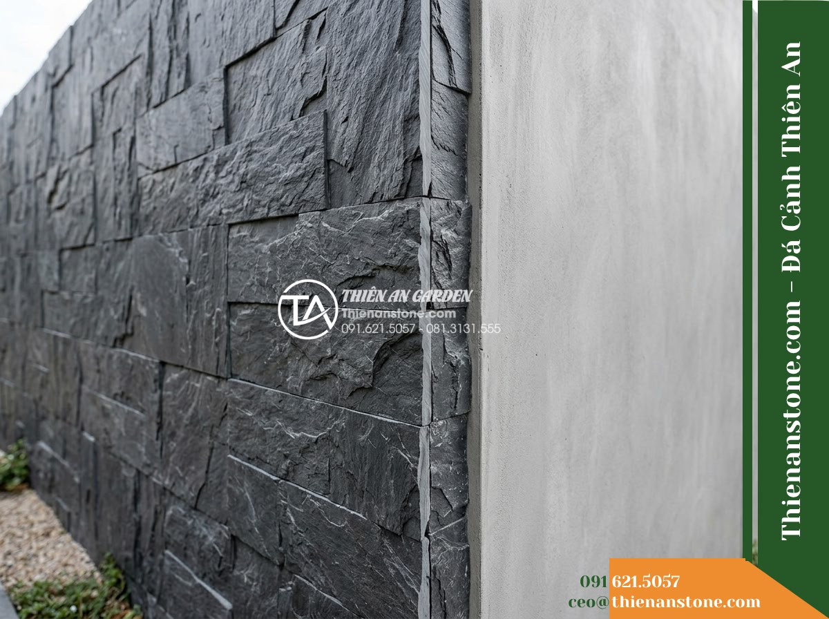 Đá ghép xám đen Hòa Bình | Slate xám đen Hòa Bình | 10x50 cm - Hình 2 Đá ghép xám đen Hòa Bình | Slate xám đen Hòa Bình | 10x50 cm - Close-up diagonal view showing the crisp edge junction between a dark charcoal s