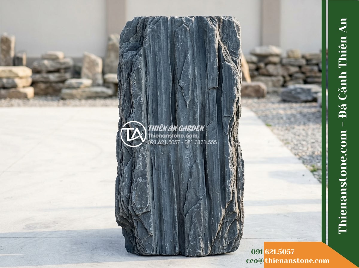 Đá Ông Phú (Tấm đại 100x200cm / ~0.5–1 tấn) | Chuyên dựng phông nền (sơn tiêu) phía sau, tạo vách núi thẳng đứng liền khối.