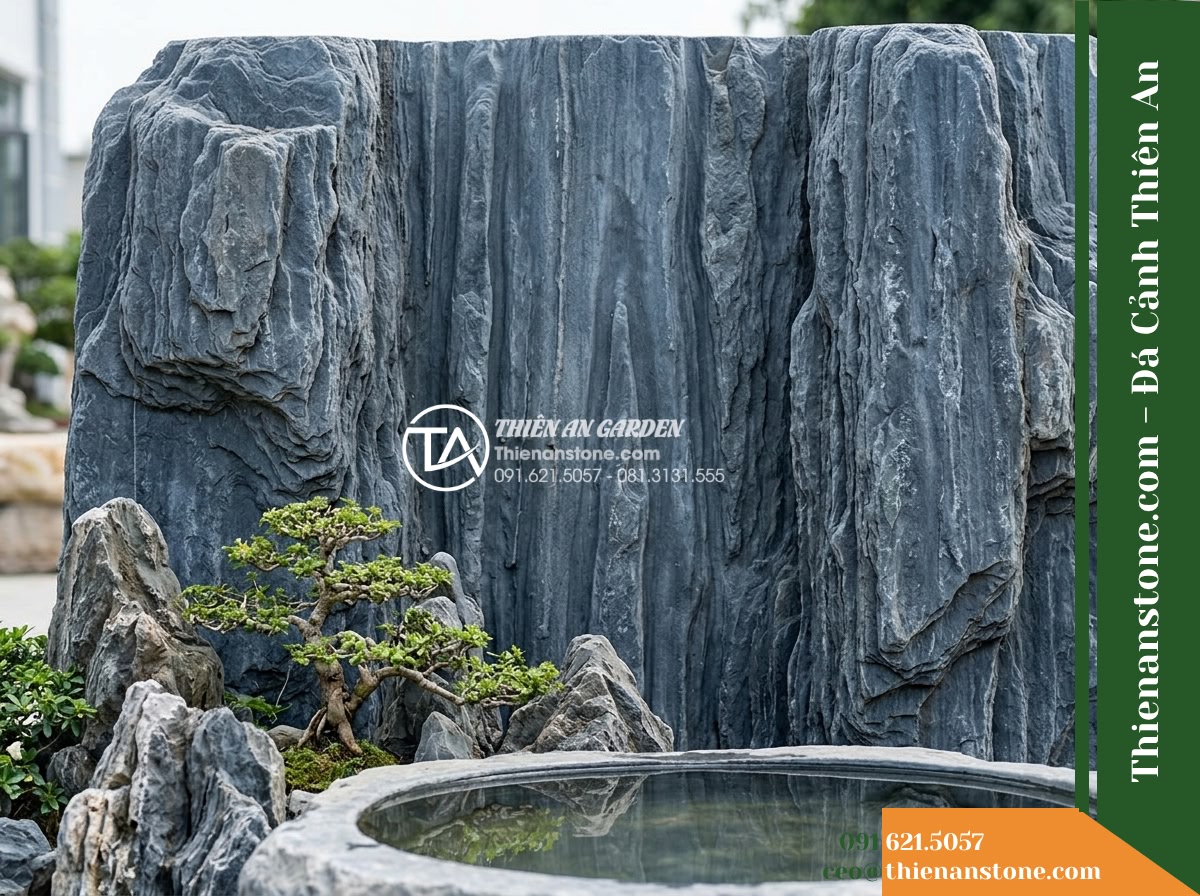 Đá Ông Phú (Tấm đại 100x200cm / ~0.5–1 tấn) | Chuyên dựng phông nền (sơn tiêu) phía sau, tạo vách núi thẳng đứng liền khối.
