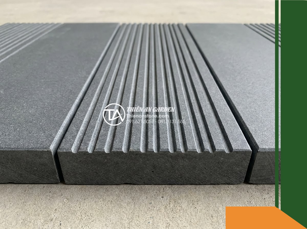 Đá răng lược bazan Gia Lai | Bazan xám đen Gia Lai | 10x50 cm - Hình 17 Đá răng lược bazan Gia Lai | Bazan xám đen Gia Lai | 10x50 cm - A clean technical view focusing squarely on a section of 10x50 cm basalt modules