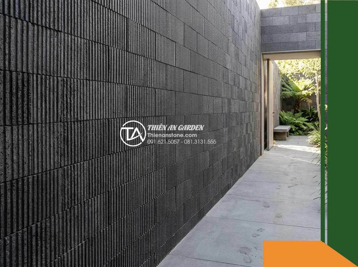 Đá răng lược bazan Gia Lai | Bazan xám đen Gia Lai | 10x50 cm - Hình 20 Đá răng lược bazan Gia Lai | Bazan xám đen Gia Lai | 10x50 cm - A final architectural eye-level framing showing the textured rhythm of the 10x50