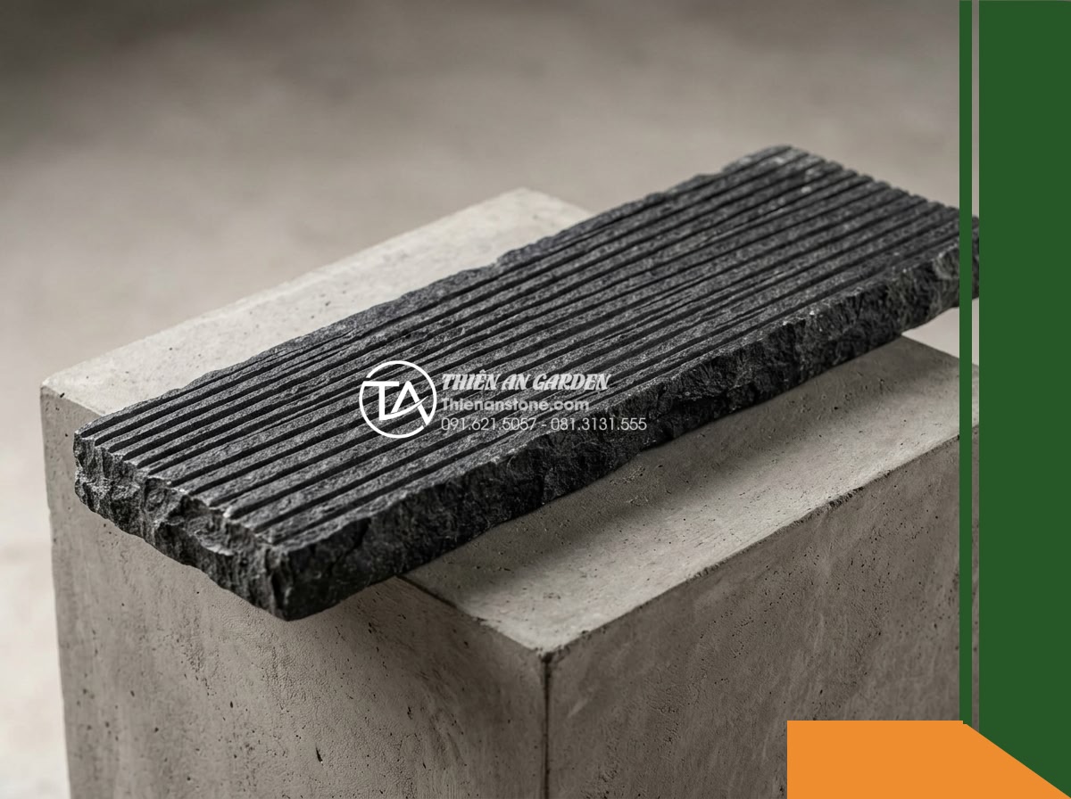 Đá răng lược đen chẻ tay Quảng Ngãi | Bazan đen Quảng Ngãi | 10×40 cm