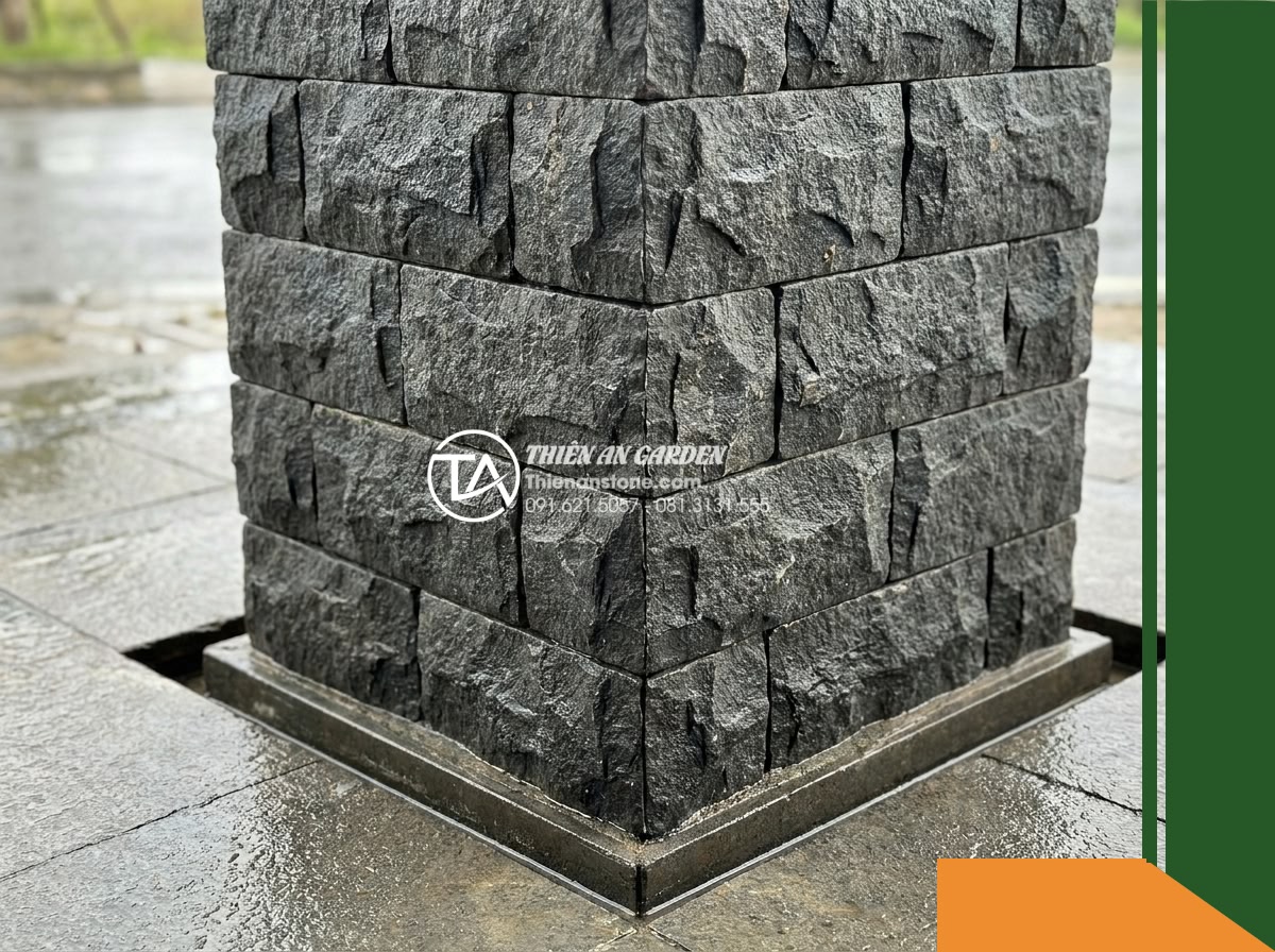 Đá răng lược đen chẻ tay Quảng Ngãi | Bazan đen Quảng Ngãi | 10×40 cm