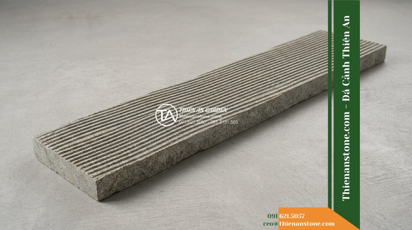Đá răng lược sa thạch Quảng Nam | Sa thạch Quảng Nam | 10x50 cm - Hình 11 Đá răng lược sa thạch Quảng Nam | Sa thạch Quảng Nam | 10x50 cm - Clean studio product shot of a single 10x50 cm comb-cut Quang Nam sandstone slab