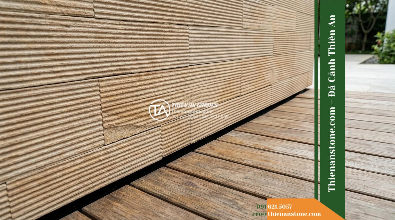 Đá răng lược sa thạch Quảng Nam | Sa thạch Quảng Nam | 10x50 cm - Hình 9 Đá răng lược sa thạch Quảng Nam | Sa thạch Quảng Nam | 10x50 cm - Architectural detail showing the construction junction between a wall-mounted co
