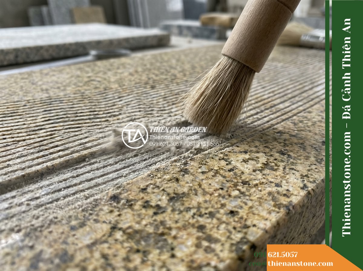 Đá răng lược vàng Bình Định | Granite / Marble vàng Bình Định | 10×50 cm