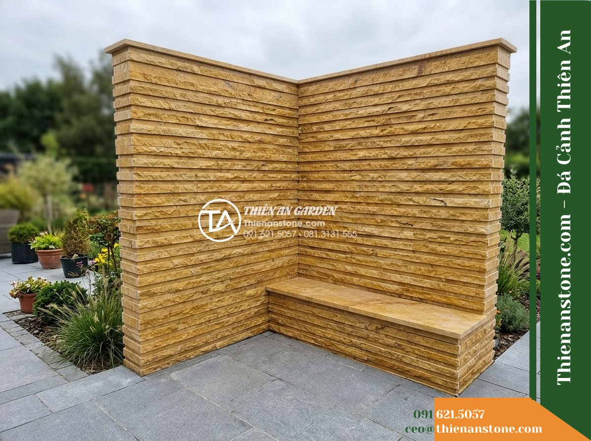 Đá răng lược vàng Nghệ An | Marble vàng Nghệ An | 10x50 cm - Hình 10 Đá răng lược vàng Nghệ An | Marble vàng Nghệ An | 10x50 cm - A wide shot of an outdoor patio wall corner showing the physical accessibility o