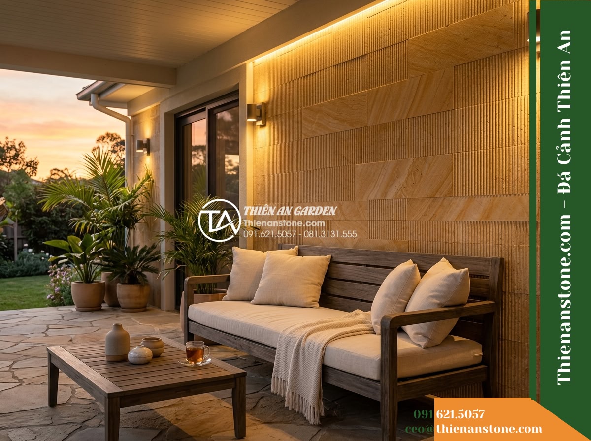 Đá răng lược vàng Nghệ An | Marble vàng Nghệ An | 10x50 cm - Hình 12 Đá răng lược vàng Nghệ An | Marble vàng Nghệ An | 10x50 cm - A realistic context photo of the yellow comb-cut marble wall installed behind an
