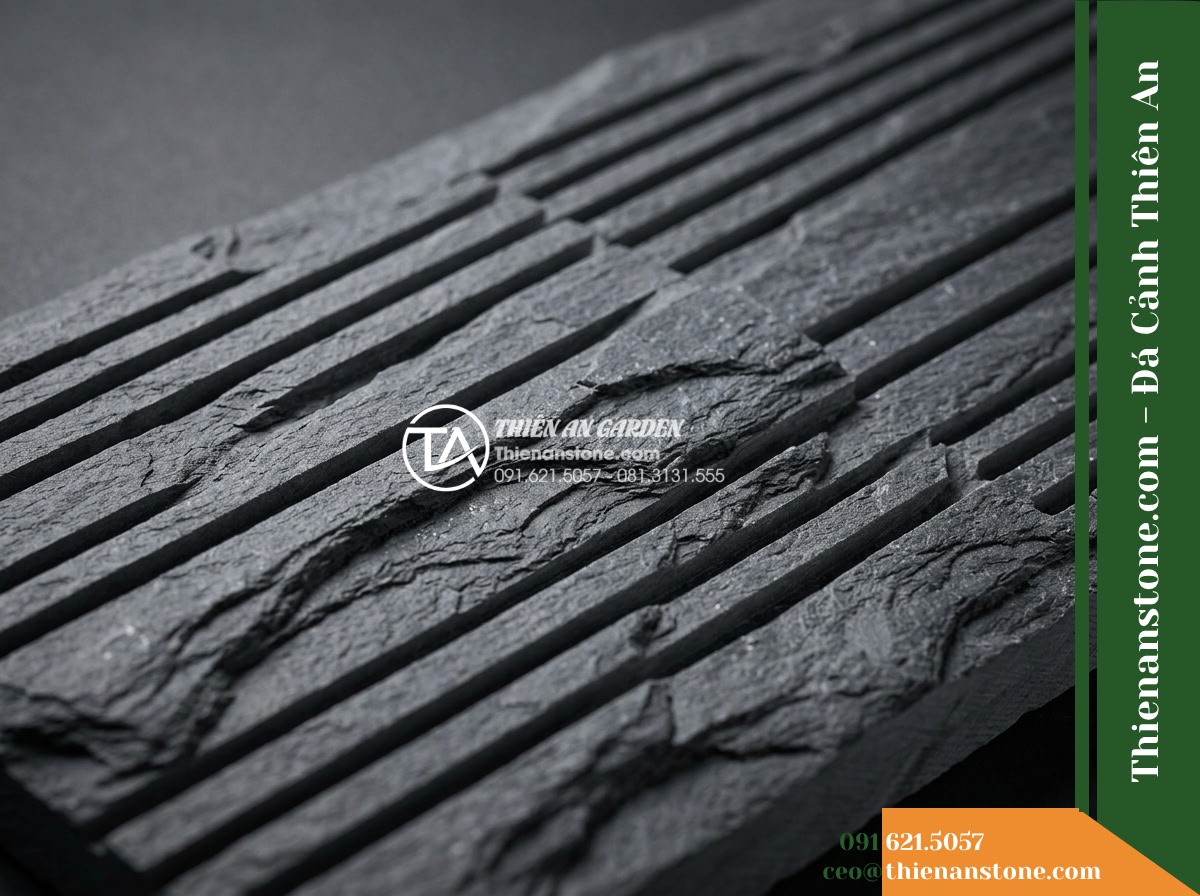 Đá răng lược xám đen Hòa Bình | Slate xám đen Hòa Bình | 10x50 cm - Hình 3 Đá răng lược xám đen Hòa Bình | Slate xám đen Hòa Bình | 10x50 cm - Macro studio photograph of dark grey Hoa Binh slate stone surface with combed to