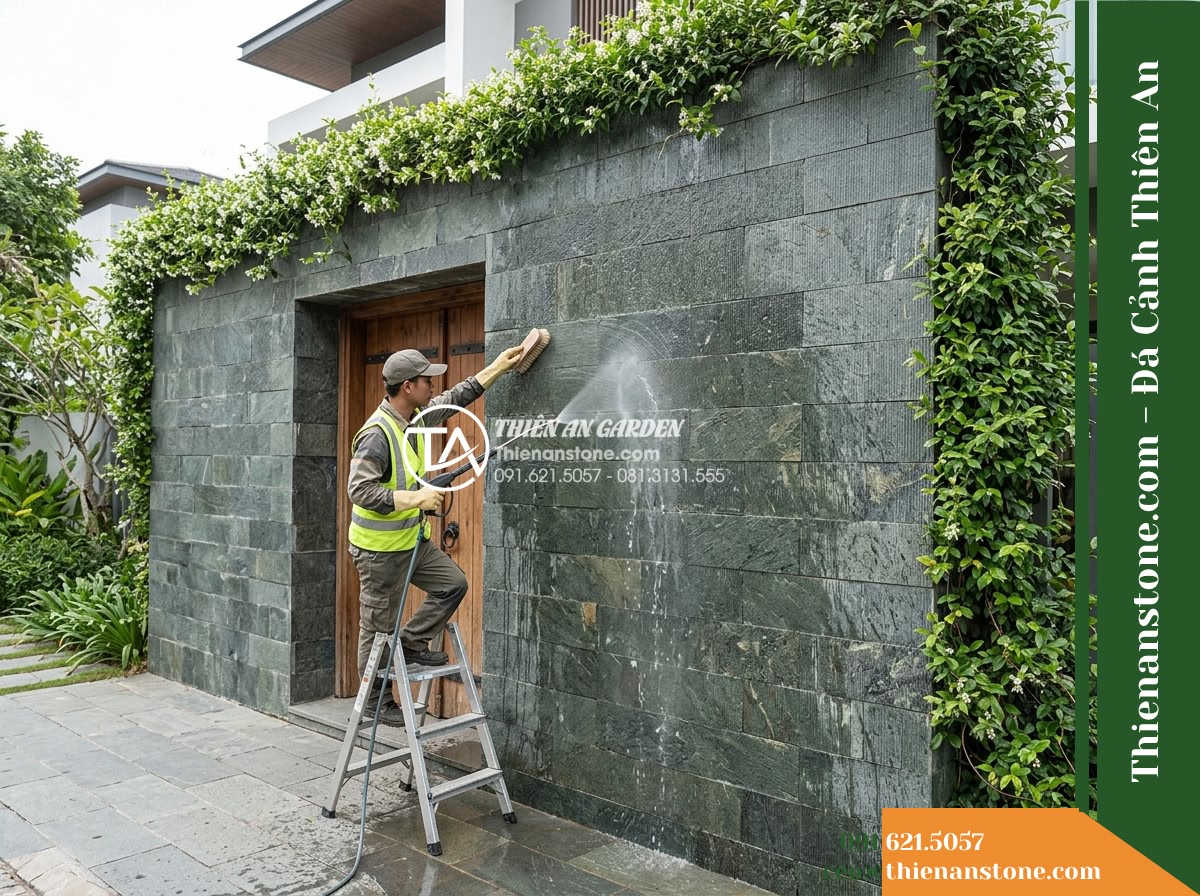 Đá răng lược xanh rêu Thanh Hóa | Đá vôi xanh rêu Thanh Hóa | 10x50 cm - Hình 16 Đá răng lược xanh rêu Thanh Hóa | Đá vôi xanh rêu Thanh Hóa | 10x50 cm - Wide view showing worker using a soft bristle brush and low-pressure water spray