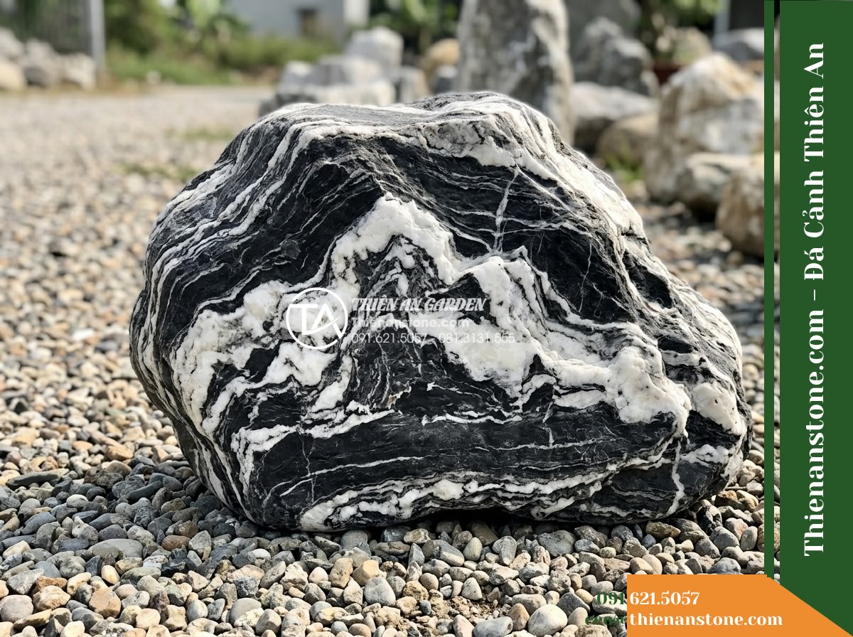 Đá Tuyết Lĩnh (Khối nhỏ 40–80cm / ~100–350kg) | Chuyên rải bãi bồi, tạo các quần đảo nhỏ nhấp nhô quanh chân non bộ.