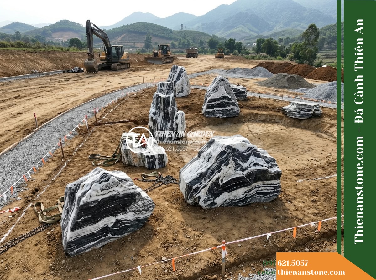 Đá Tuyết Lĩnh (Khối trung 90–160cm / ~0.8–2.5 tấn) | Chuyên tạo sườn núi điểm vân trắng, ghép cảnh non bộ sơn thủy hữu tình.