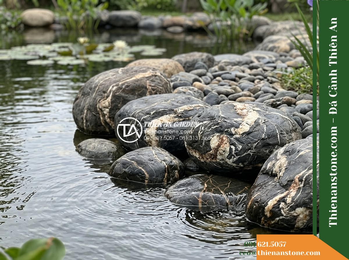 Đá Vân Vân Thạch (Cuội bo viền 15–40cm) | Chuyên bo bờ, tạo độ mềm mại cho viền hồ.