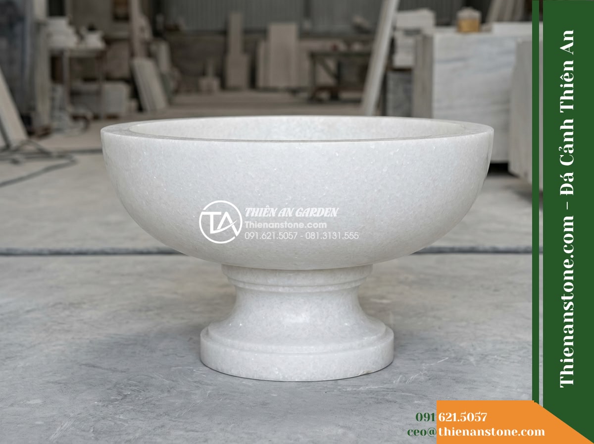 Đài Phun Bát Đơn Chân Thấp Phẳng Mặt, Bát D80cm Cao 50cm - Hình 17 Đài Phun Bát Đơn Chân Thấp Phẳng Mặt, Bát D80cm Cao 50cm - A technical detail photograph focusing directly on the monolithic stone bowl and
