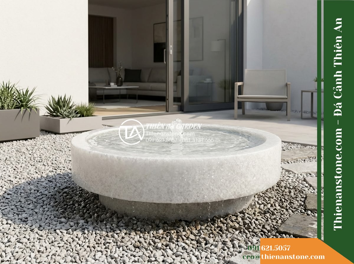 Đài Phun Bát Đơn Chân Thấp Phẳng Mặt, Bát D80cm Cao 50cm - Hình 5 Đài Phun Bát Đơn Chân Thấp Phẳng Mặt, Bát D80cm Cao 50cm - A wide landscape photograph showing the D80cm H50cm stone fountain installed in