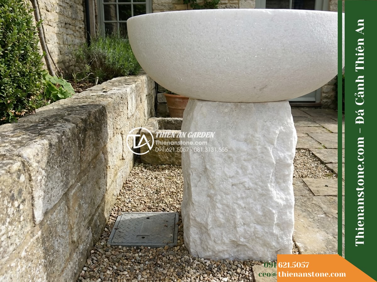 Đài Phun Bát Tròn Chân Trụ Thô, Bát D90cm Cao 80cm - Hình 16 Đài Phun Bát Tròn Chân Trụ Thô, Bát D90cm Cao 80cm - A maintenance access view behind the fountain structure, showing clear clearance