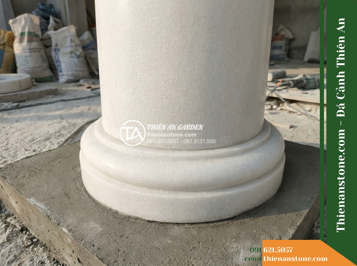 Đài Phun Chân Trụ Chạm Phượng Hoàng, Bát D1.2m Cao 1.7m - Hình 17 Đài Phun Chân Trụ Chạm Phượng Hoàng, Bát D1.2m Cao 1.7m - A precise technical detail shot of the lower pedestal and base mounting ring of
